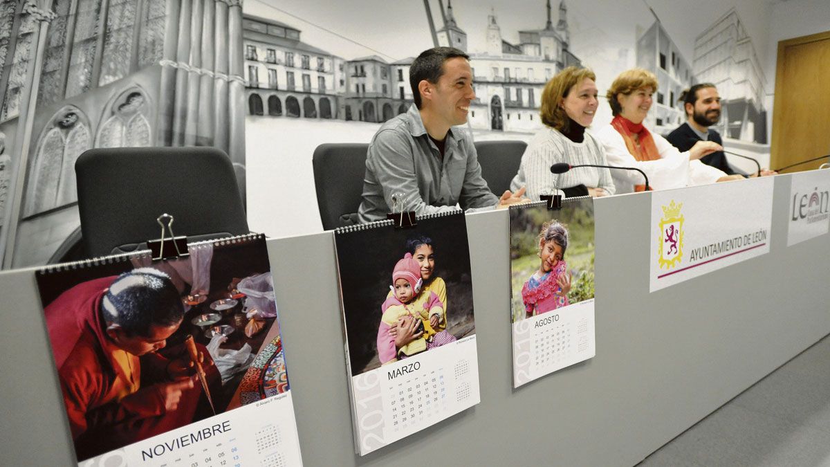 Álvaro F. Regúlez, Aurora Baza, Margarita Torres y Óscar Calzado durante la presentación. | DANIEL MARTÍN Álvaro F. Regúlez, Aurora Baza, Margarita Torres y Óscar Calzado durante la presentación. | DANIEL MARTÍN