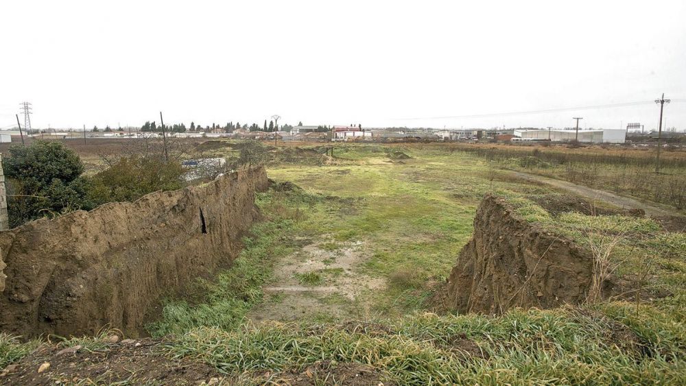 Imagen de archivo del terreno entre el cementerio de Puente Castro y la carretera de Villarroañe. | MAURICIO PEÑA