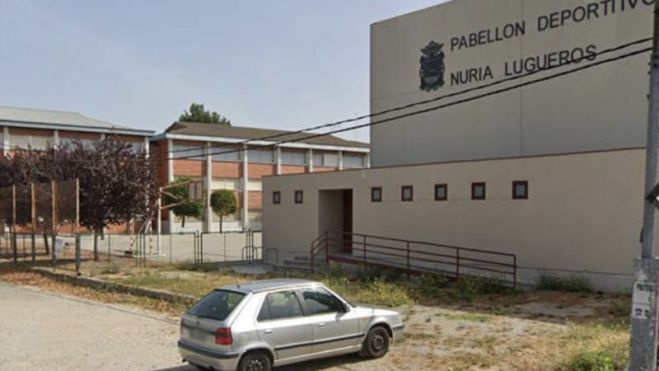 Estado anterior del acceso al pabellón para las personas con movilidad reducida. | Google Maps Estado anterior del acceso al pabellón para las personas con movilidad reducida. | Google Maps