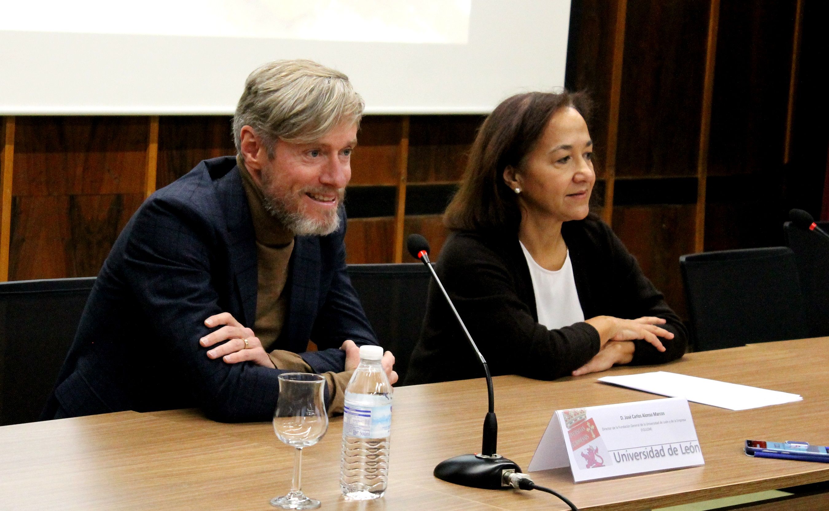 José Carlos Alonso y Ana Isabel García en la inauguración de las Jornadas de Emprendimiento de la ULE. | L.N.C.