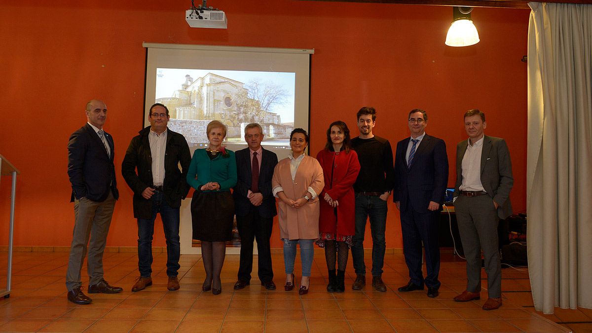 De izquierda a derecha, Jesús Sanz, José Alberto Martínez, Francisca Tricio, José Miguel Nieto, Aránzazu Lesmes, Raquel Cabañas, Pablo López Presa, Carlos Enrique Miller y Aquilino Antuña. | MAURICIO PEÑA