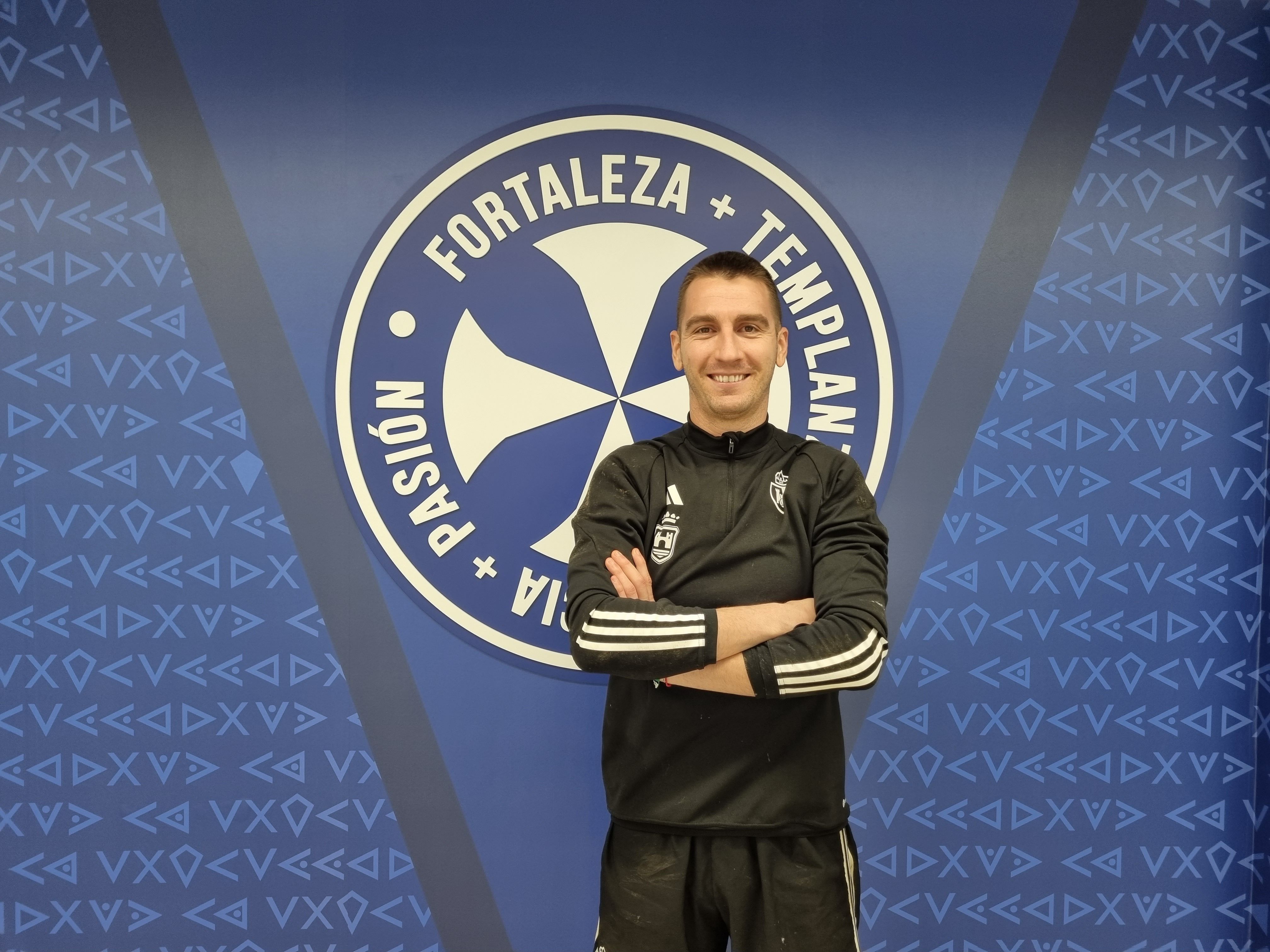 Andrés Prieto atiende a La Nueva Crónica en el Estadio Municipal de ‘El Toralín’. | RAÚL FERNÁNDEZ