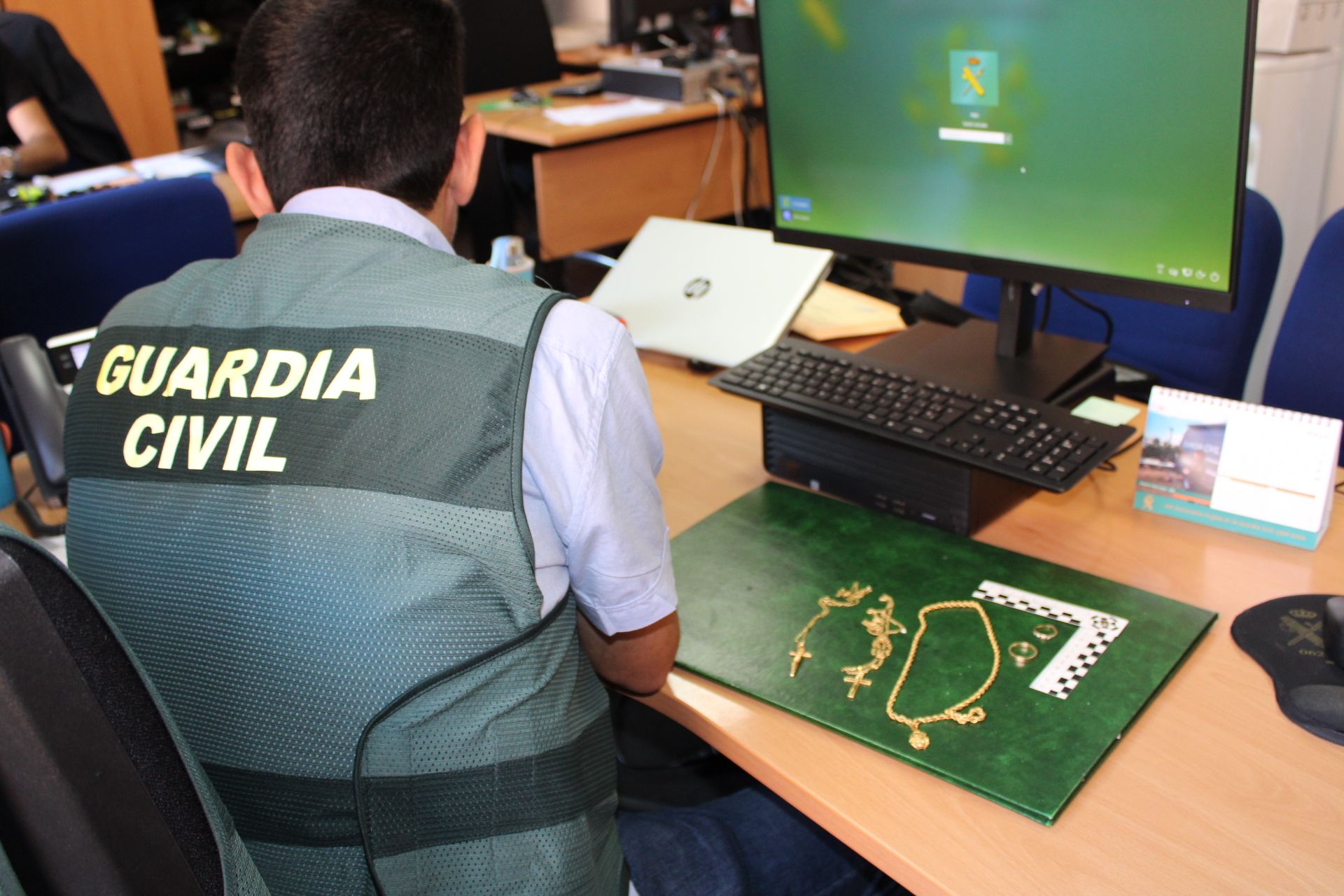 Imagen de archivo de joyas recuperadas por la Guardia Civil.