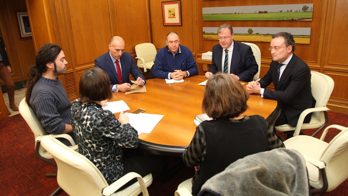 Antonio Silván y Fernando Salguero se reunieron con los portavoces de la corporación municipal. | L.N.C.
