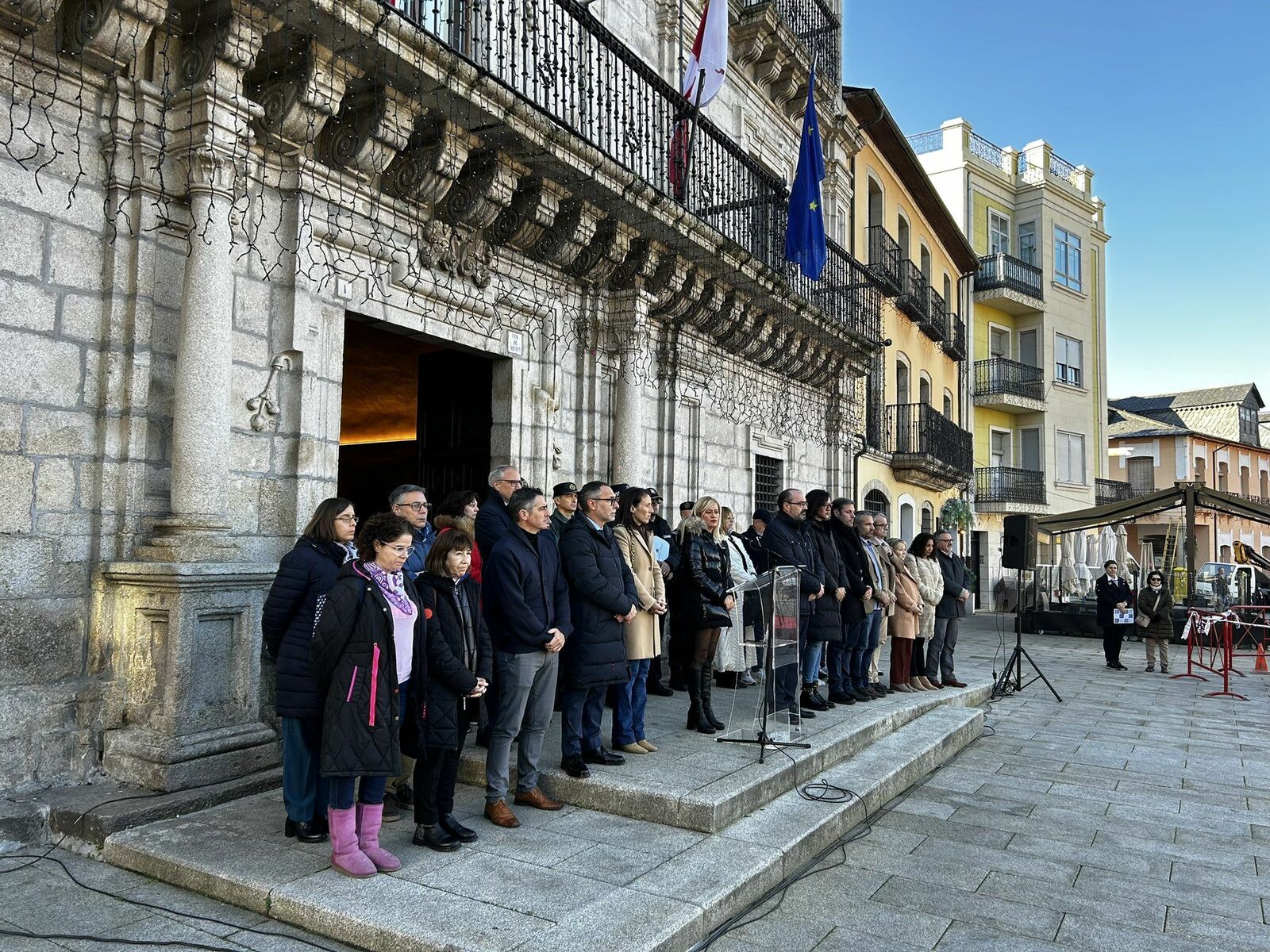 Minuto de silencio en el Ayuntamiento de Ponferrada. | Psoe