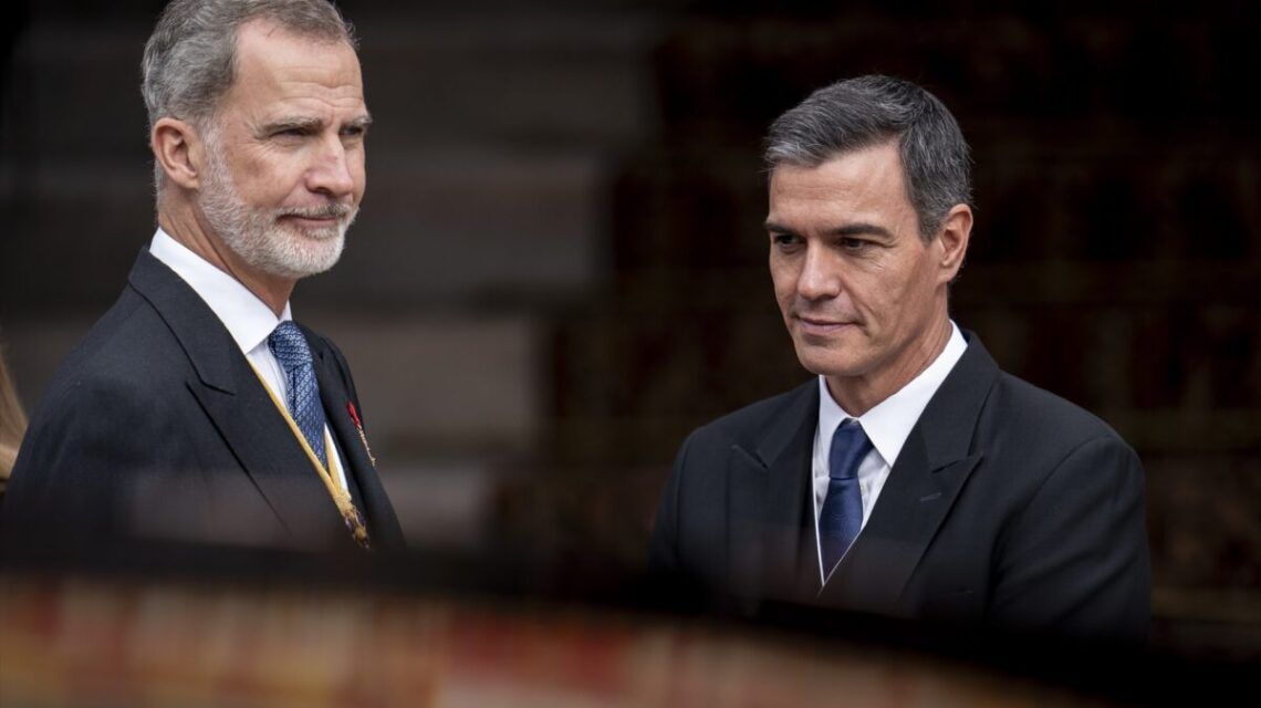 Felipe VI y Pedro Sánchez compartirán tren hacia León. | EP