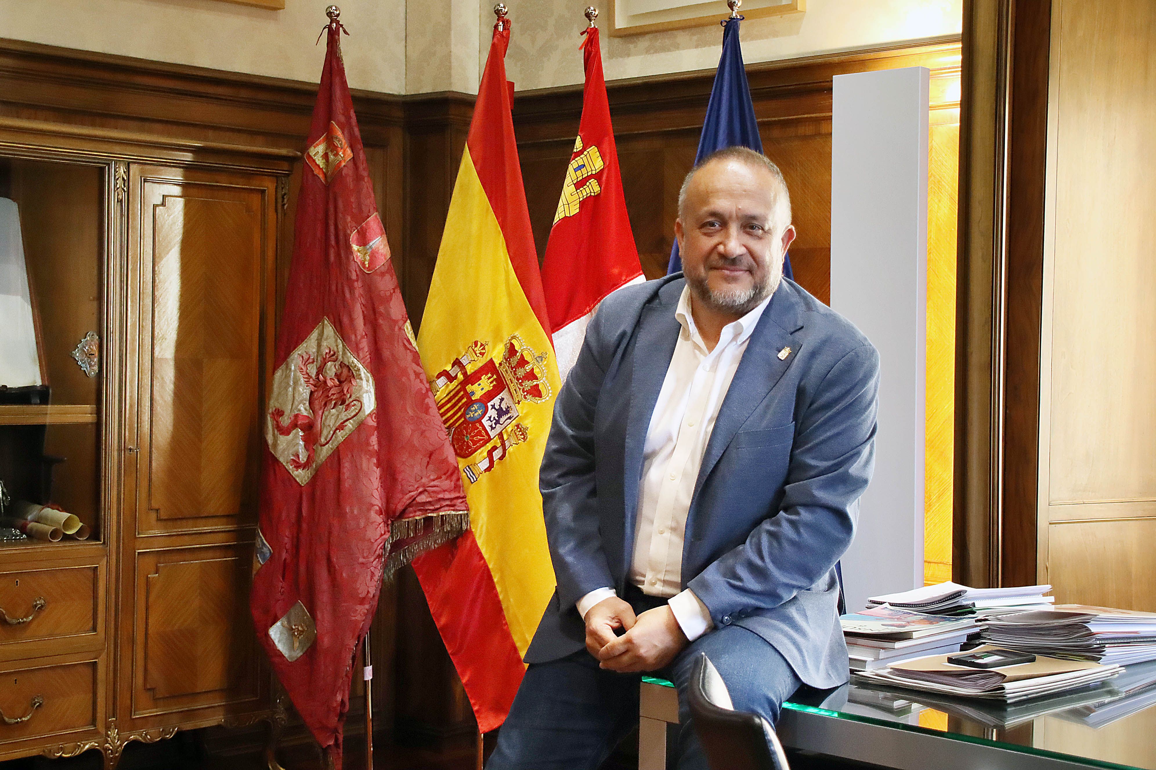  El presidente de la Diputación de León, Gerardo Álvarez Courel, en el Palacio de los Guzmanes. | PEIO GARCÍA (ICAL)