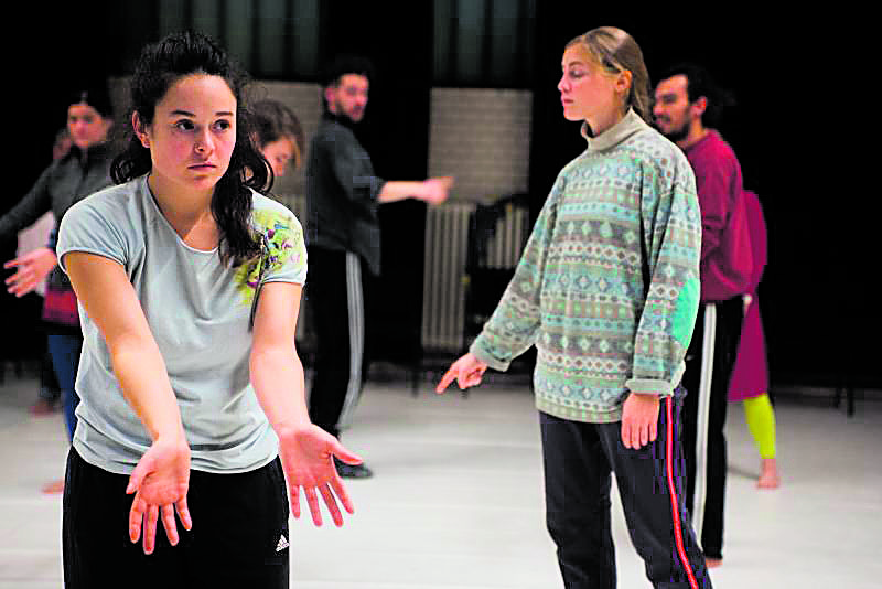 María Casares González en la pieza ‘One Next to me’, coreografiada por Milla Koistinen.