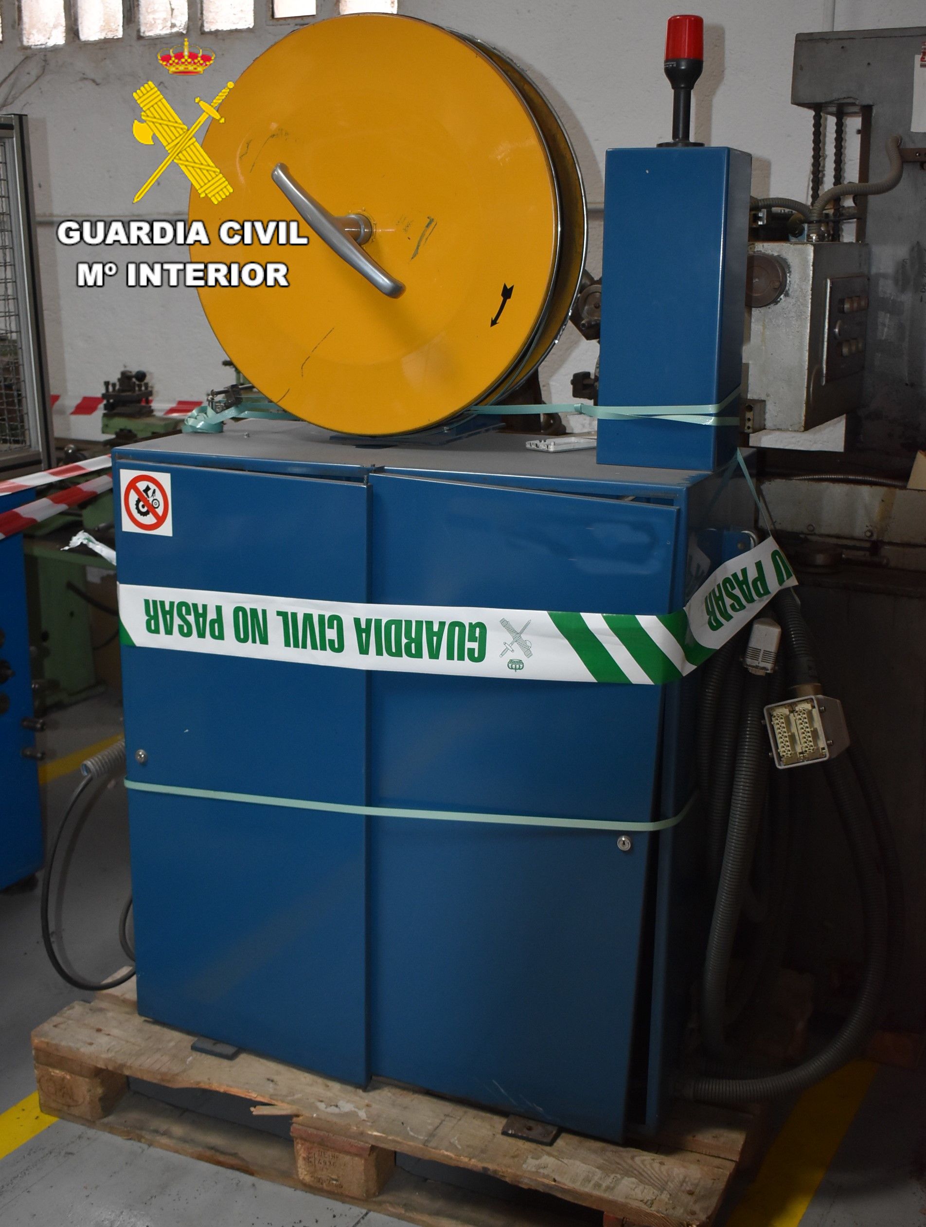 Máquina recuperada por la Guardia Civil.