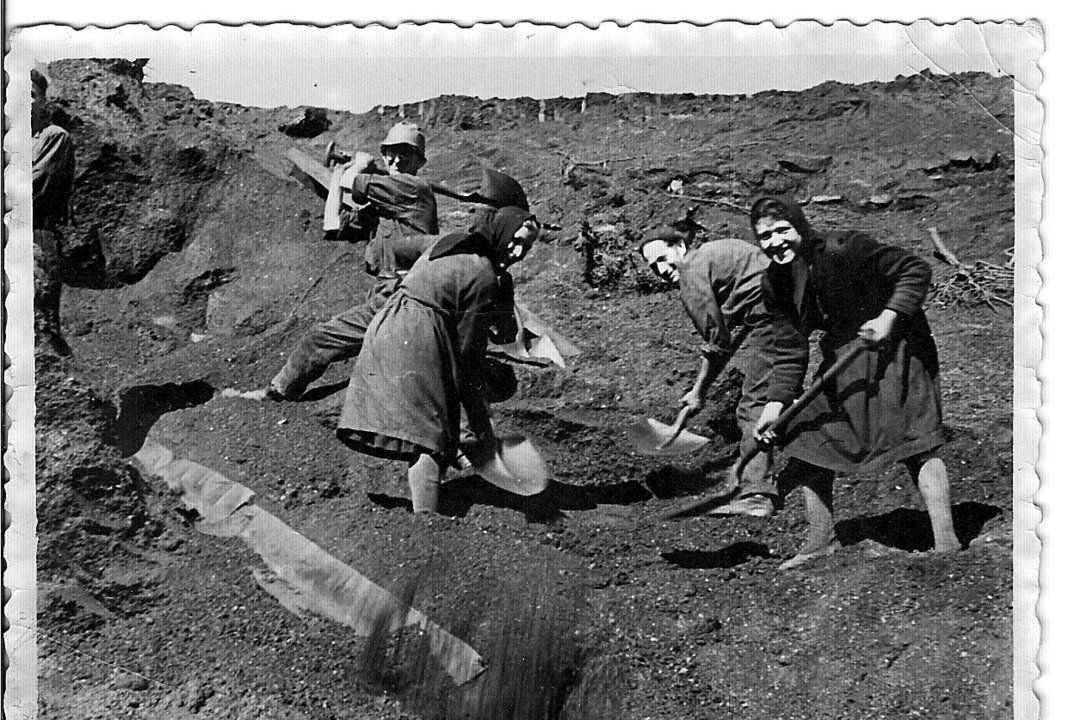 Mujeres mineras en Santa Marina.