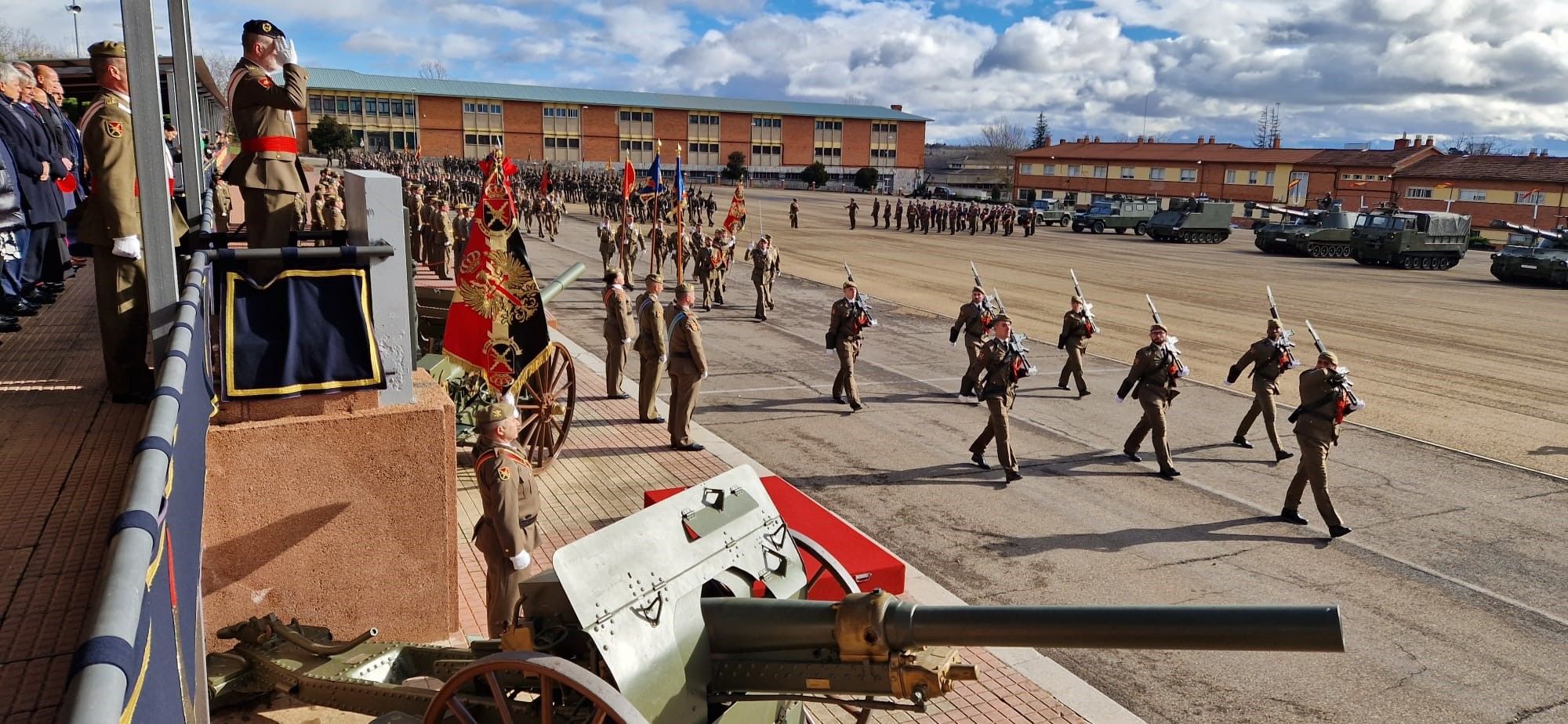 Un instante de la parada militar celebrada este lunes. | LNC