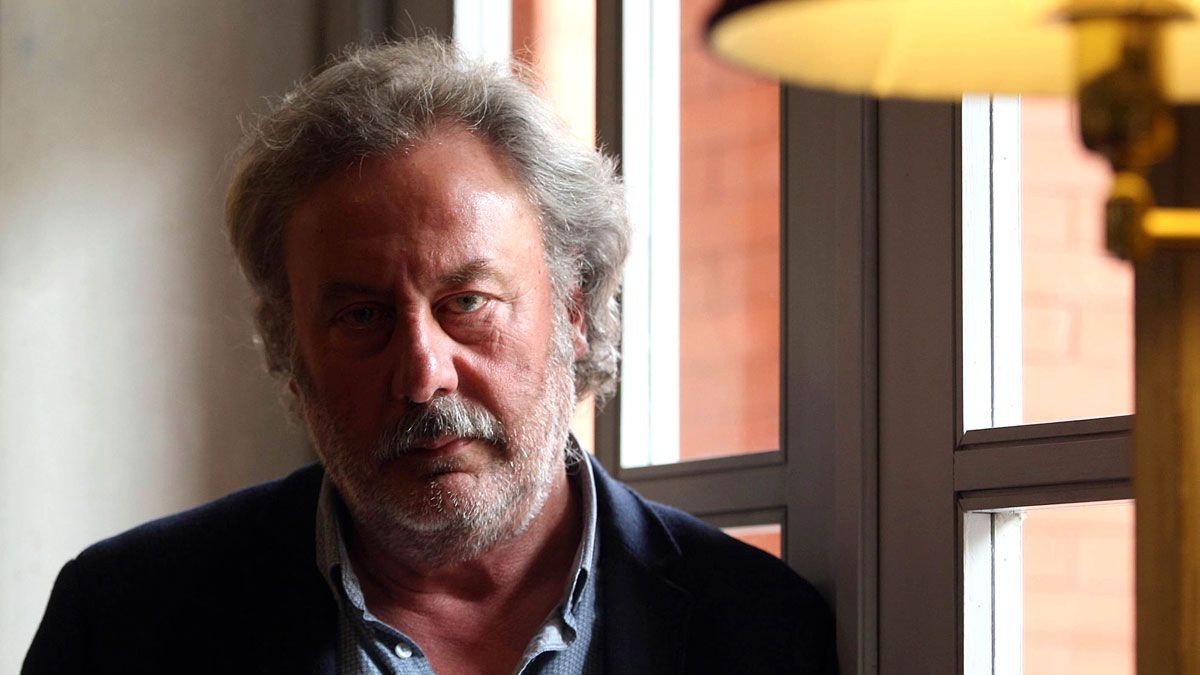 El escritor de Vegamián Julio Llamazares. | MIRIAM CHACÓN (ICAL)