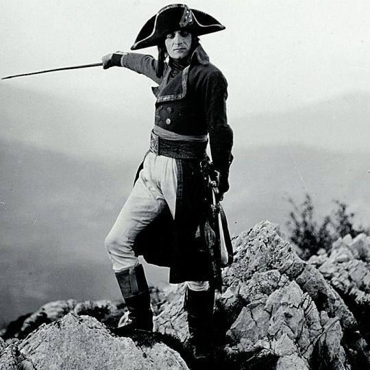 Imagen Albert Dieudonné como Napoleón en el film de Abel Gance (1927) Imagen Albert Dieudonné como Napoleón en el film de Abel Gance (1927)