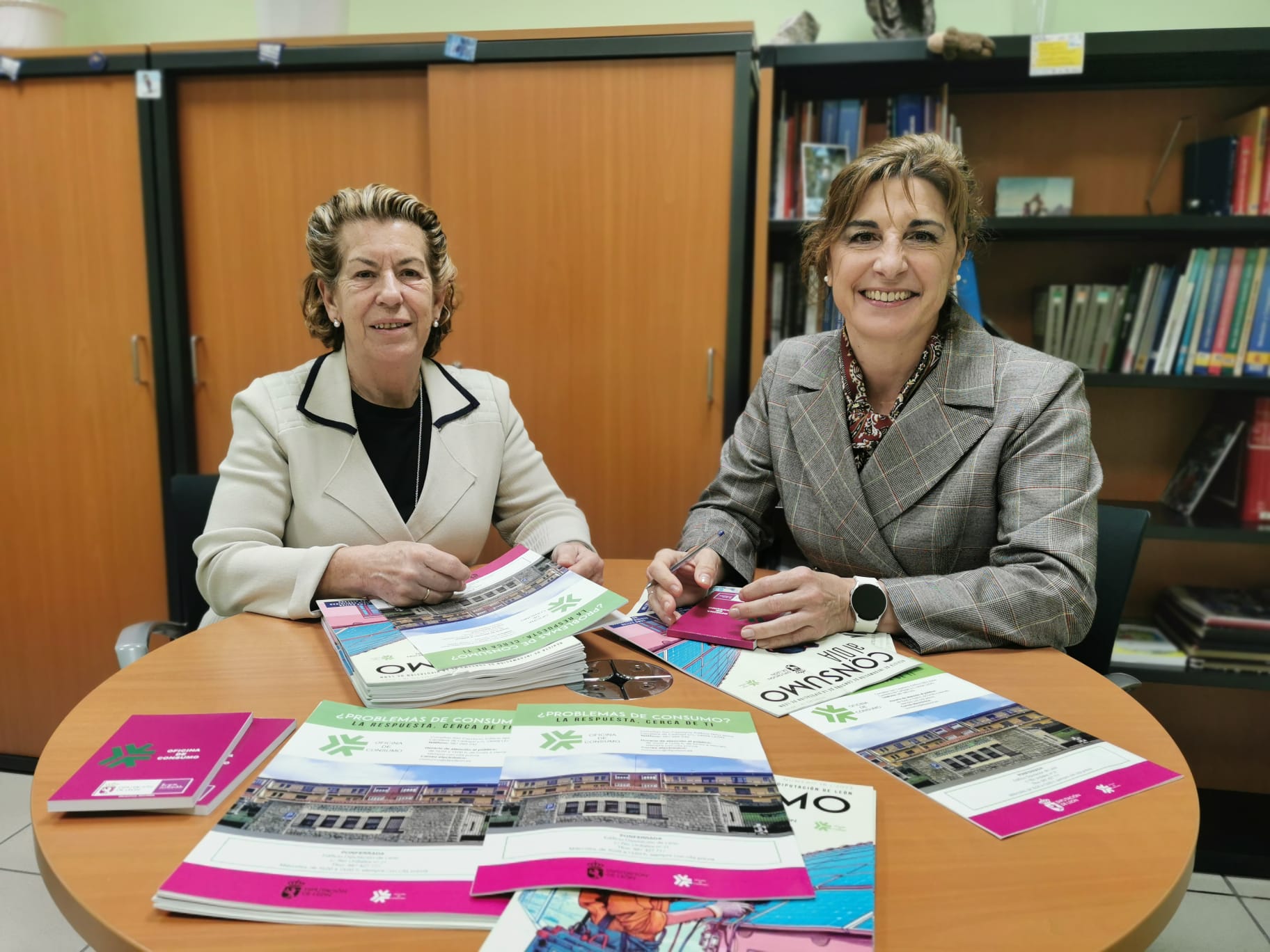 Rosario Teresa y Elena Cimas son las responsables de la publicación.