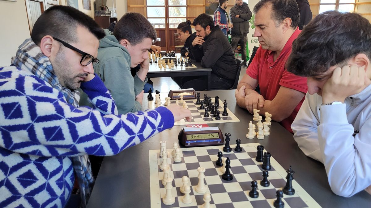 Una partida de ajedrez en torneos anteriores.