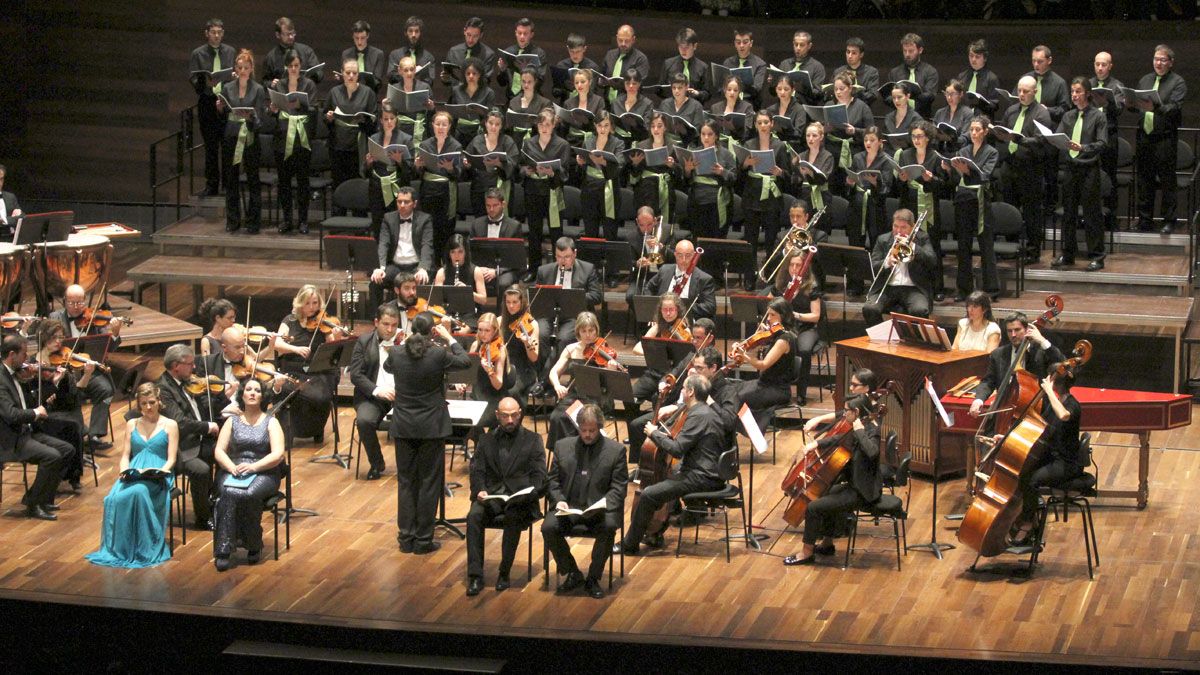 La Orquesta Ibérica y el Coro Ángel Barja vuelven a reunirse para interpretar la Novena de Beethoven. | JUAN LUIS GARCÍA