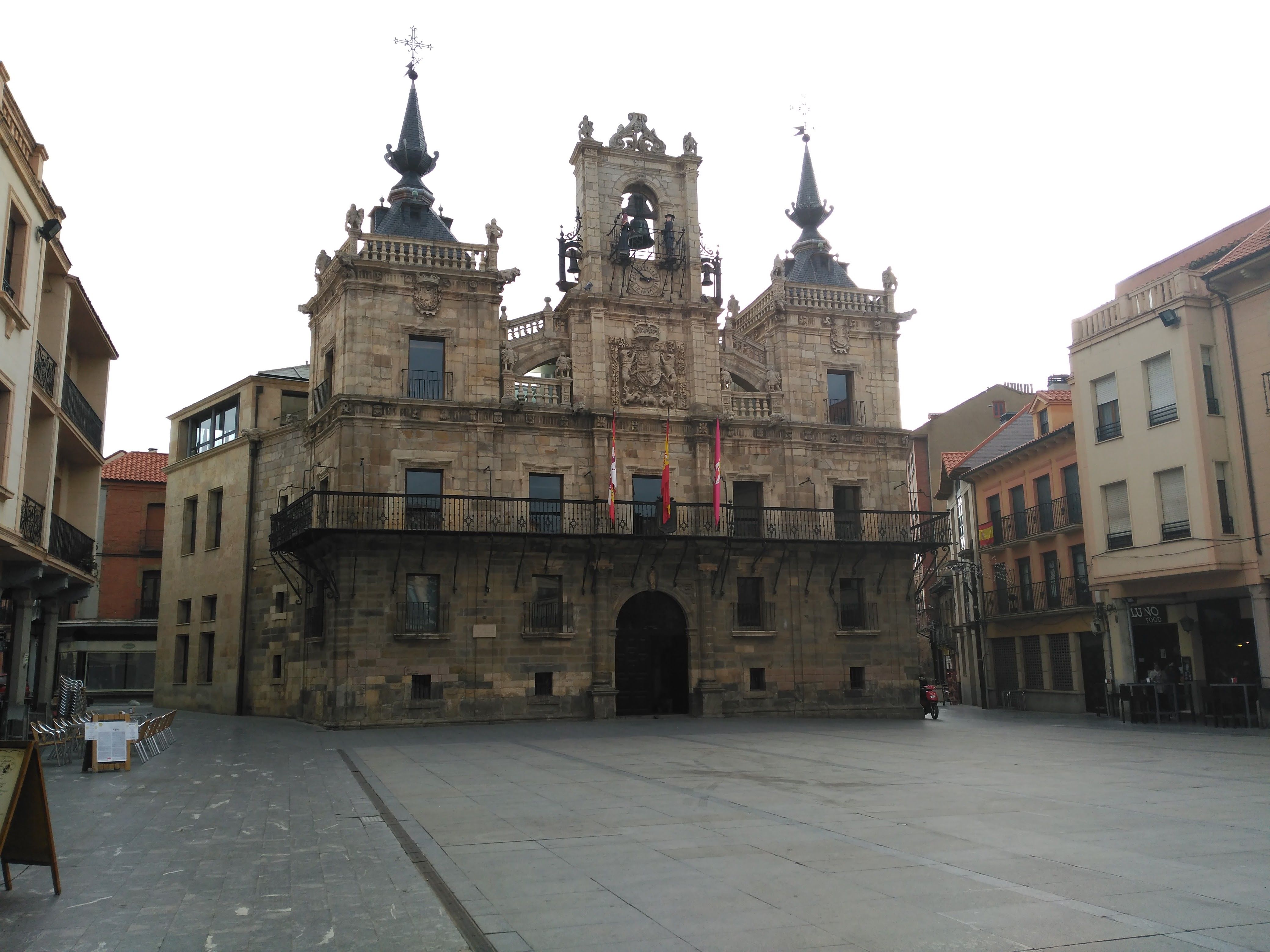 El presupuesto del Ayuntamiento de Astorga para 2024 se aprobará en sesión plenaria este miércoles. | P.F.