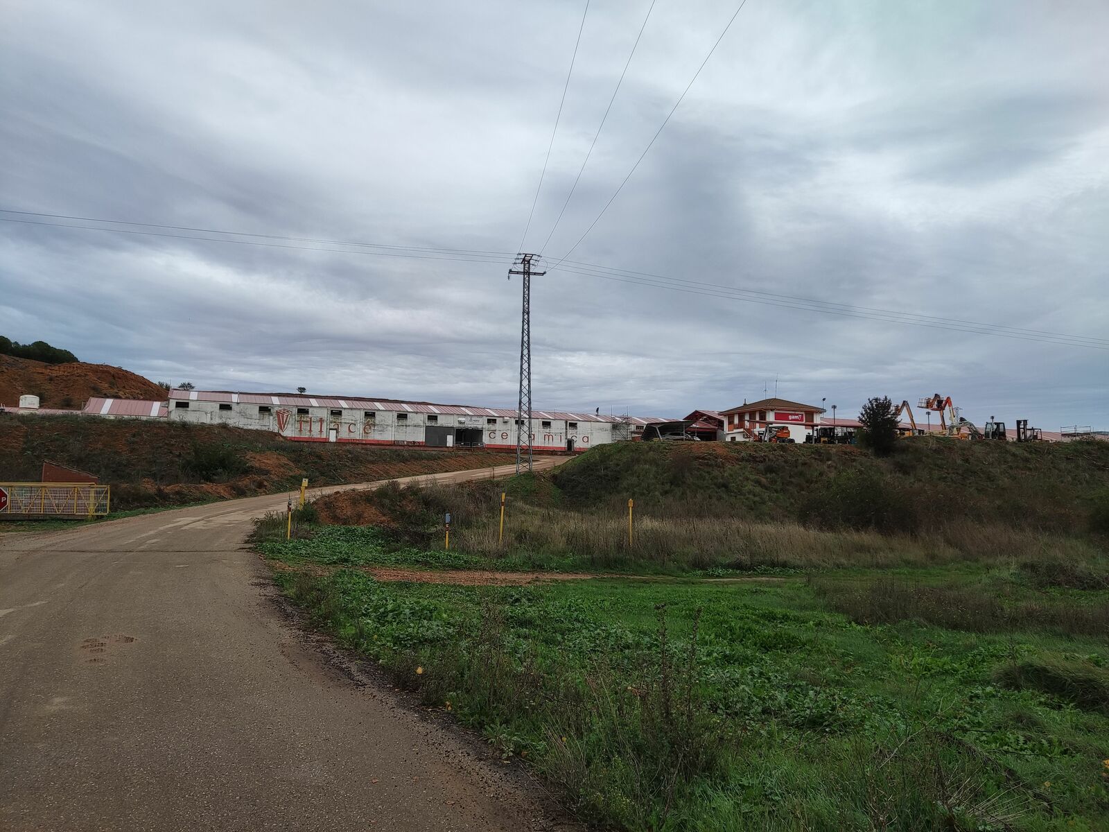 Vista de las instalaciones de la planta de refabricación Reviver, de Gam, en la localidad de Villacé. | A.R.