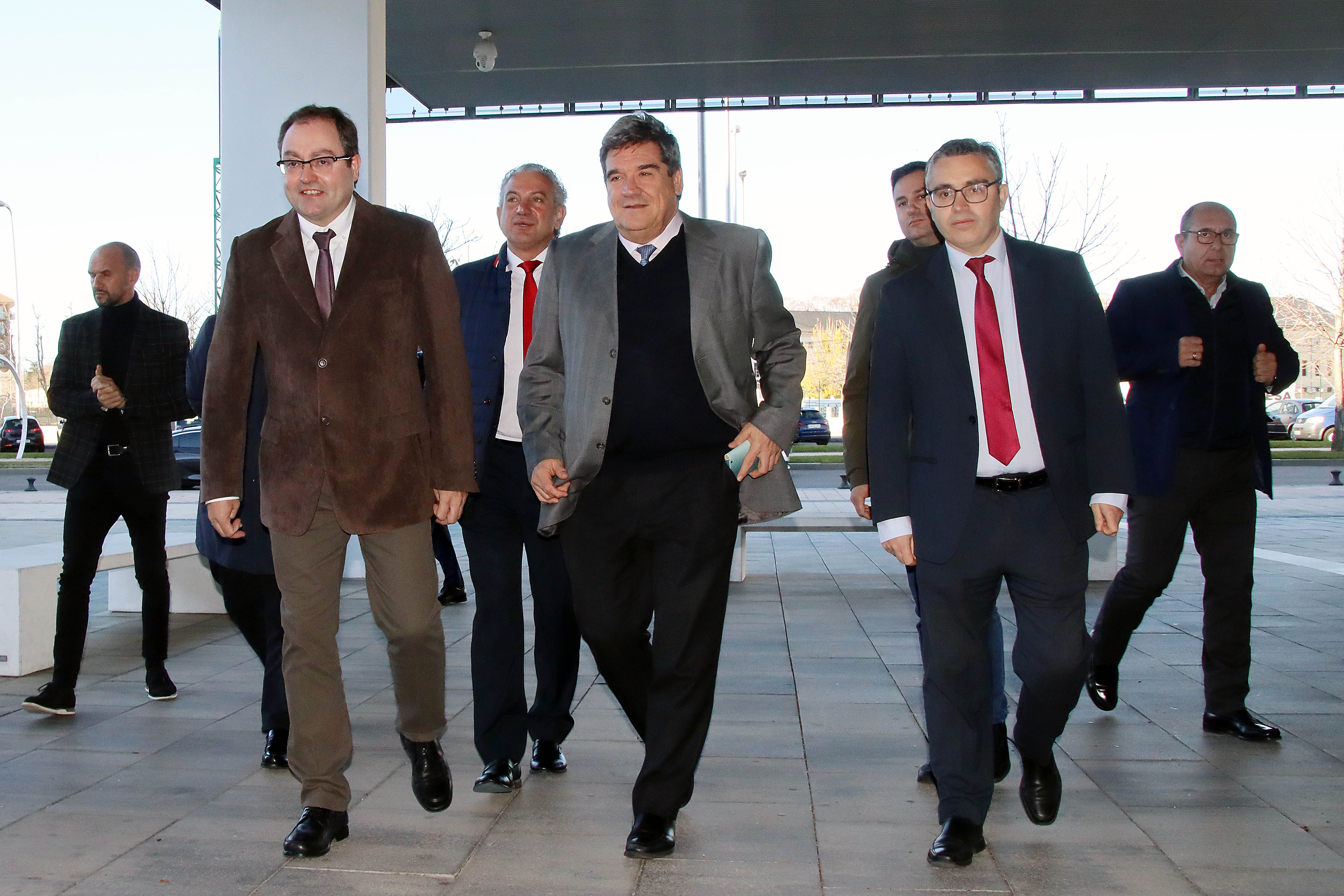 El ministro Escrivá (centro) ha visitado este jueves el Incibe. | PEIO GARCÍA (ICAL)