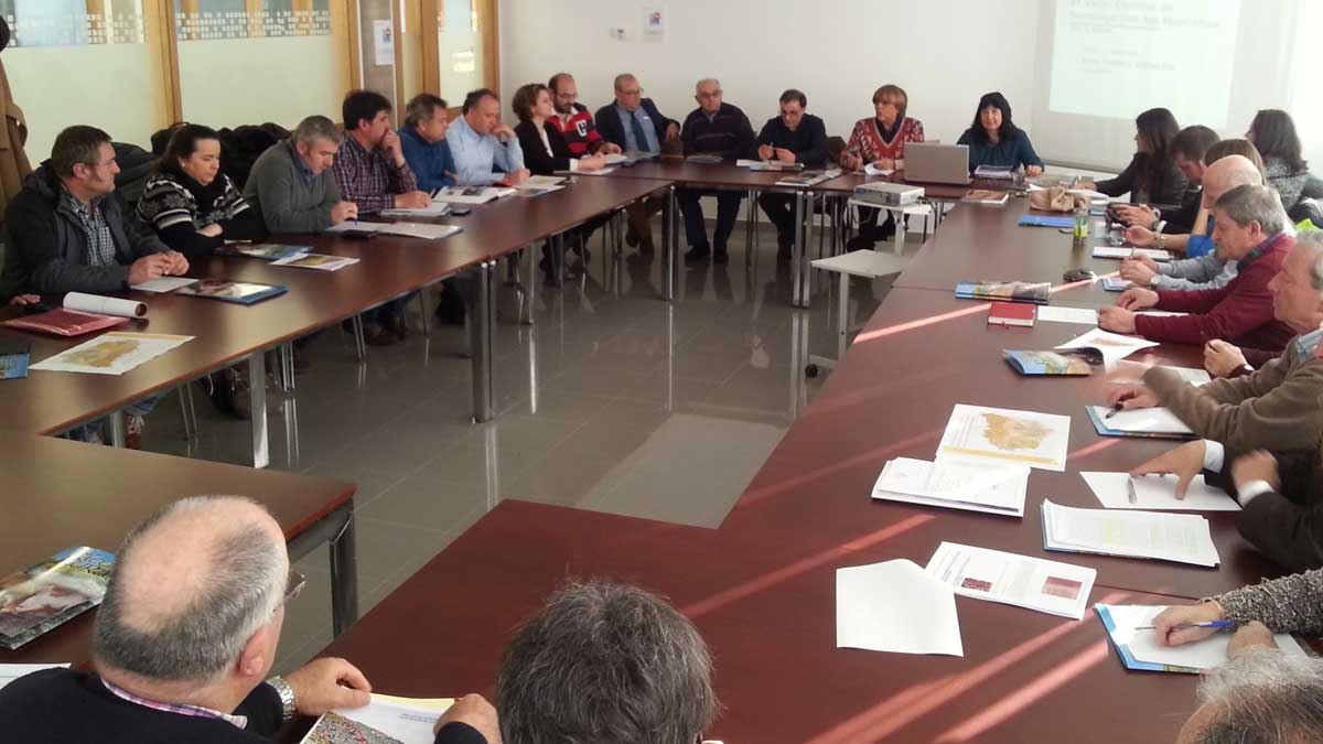 Un momento de la reunión celebrada en Canales-La Magdalena. | L.N.C.
