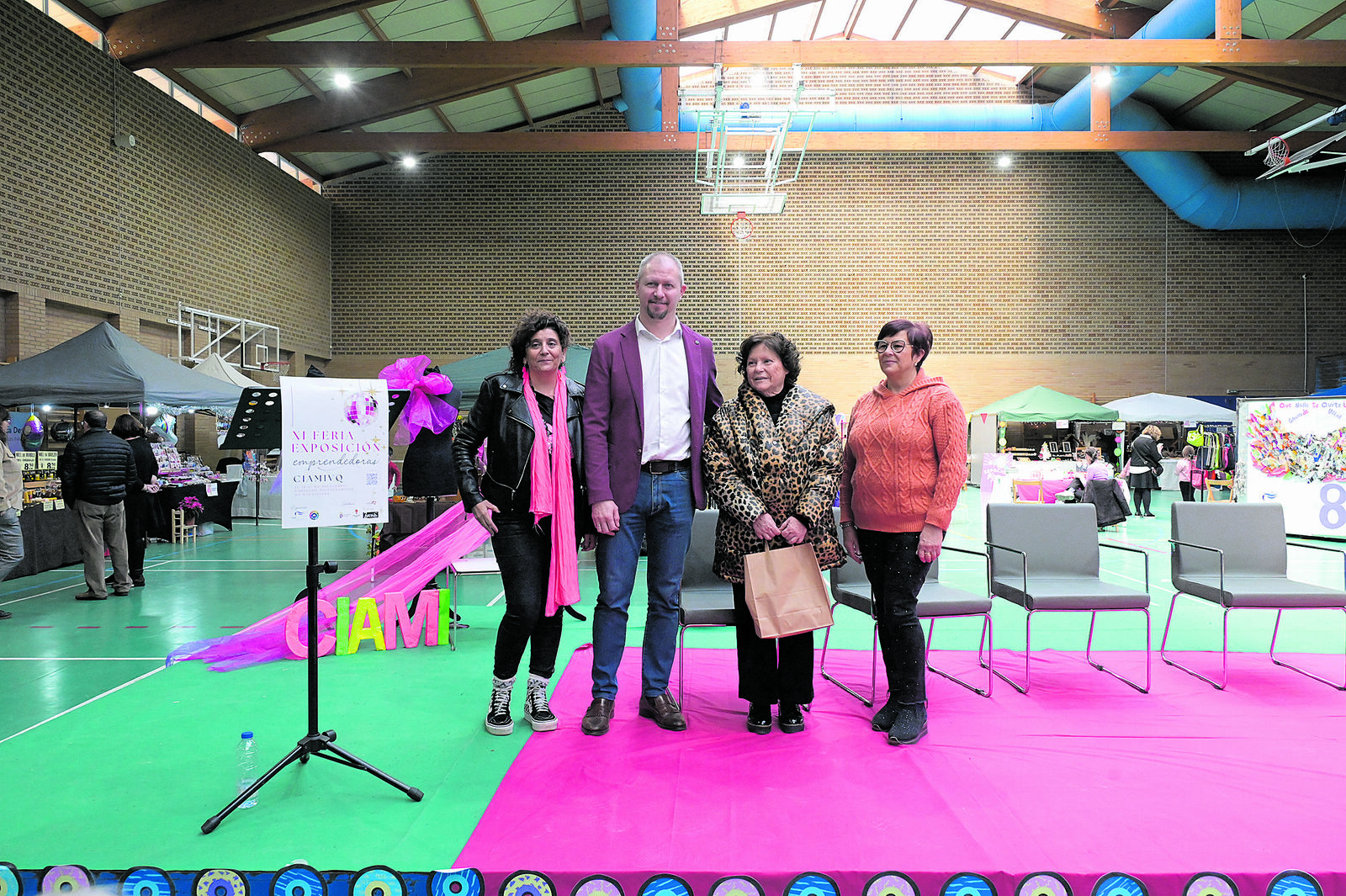 Entrega del premio en el marco de la Feria de Emprendedoras, que se clausura este domingo. | MAURICIO PEÑA