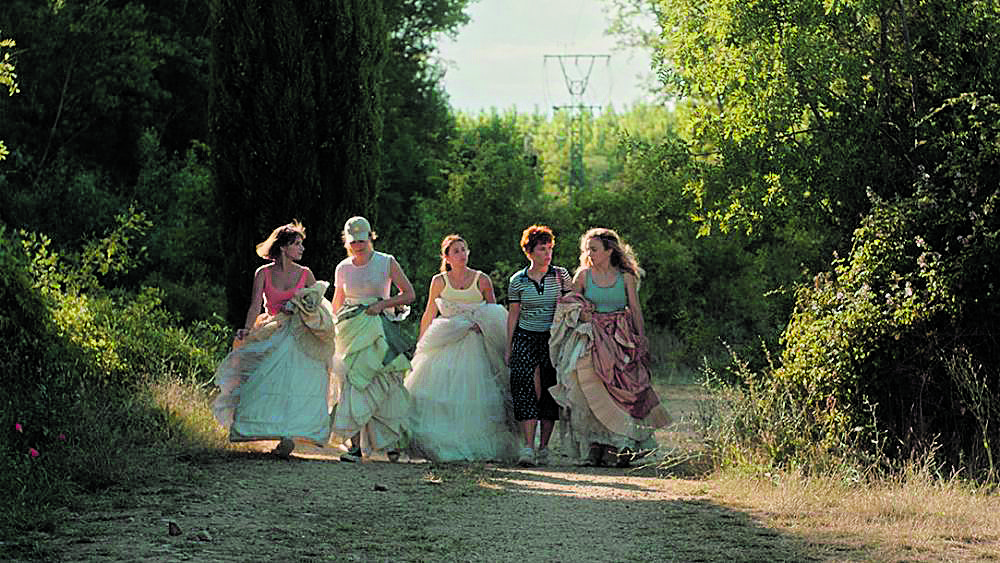 Imagen de la película de Itsaso Arana ‘Las chicas están bien’ filmada en escenarios naturales de la provincia leonesa. | ELÁSTICA FILS