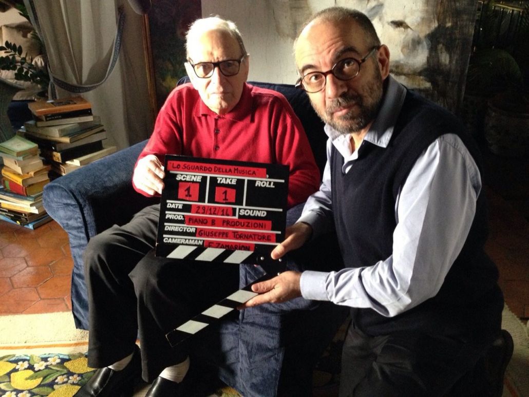 Tornatore y Enio Morricone durante la grabación de 'El maestro'.