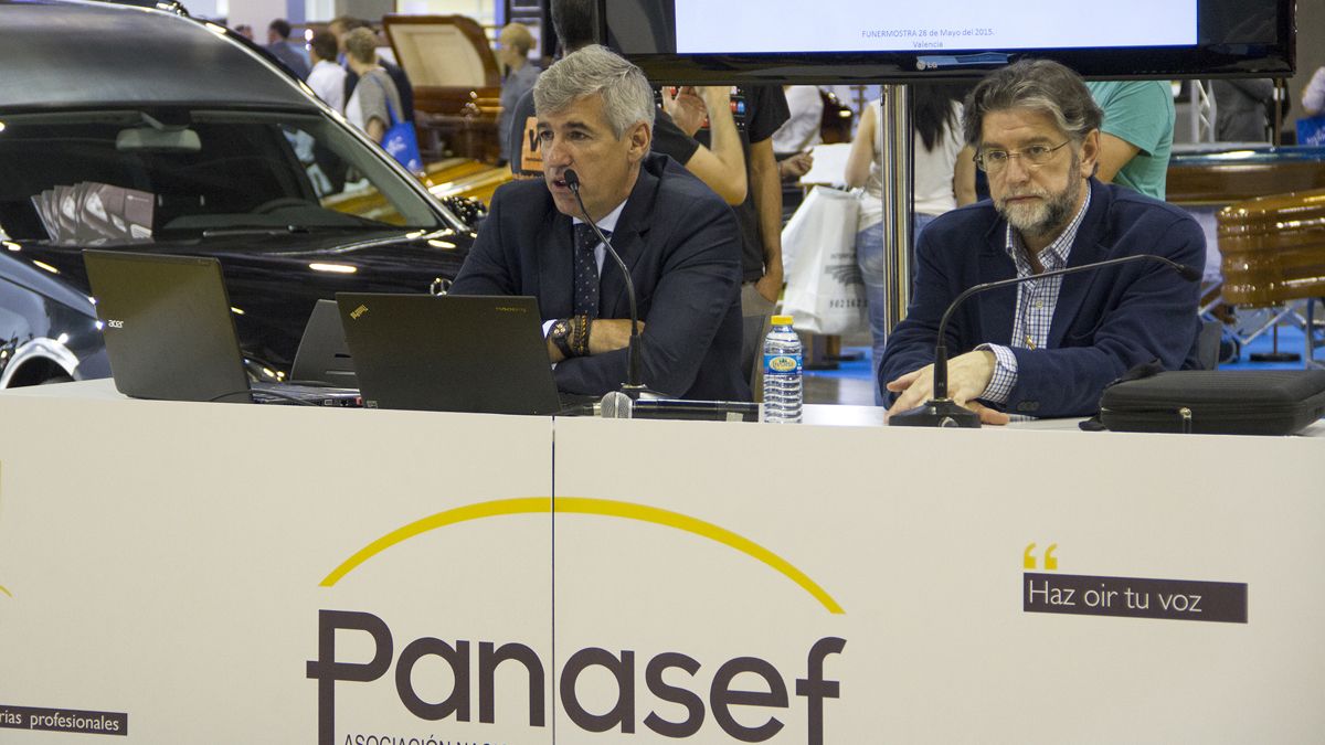 Carlos Hurtado, a la derecha, durante un acto organizado por Panasef. | GOODWILL Carlos Hurtado, a la derecha, durante un acto organizado por Panasef. | GOODWILL