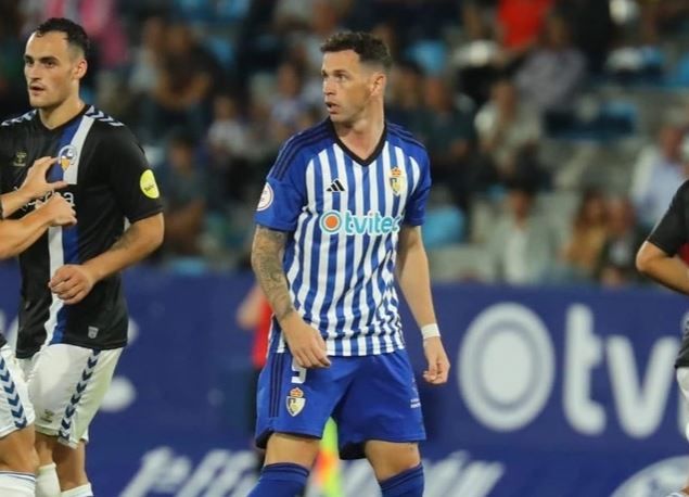 Álvaro Vázquez en su debut con la Ponferradina contra el Sabadell. | S.D.P.