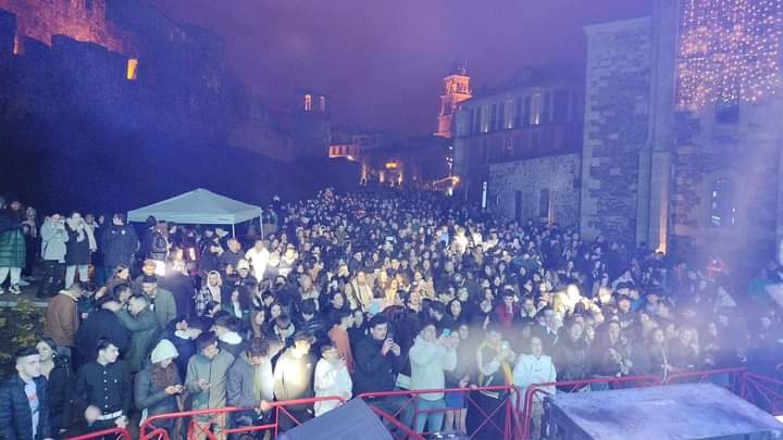 El Castle Fest iluminó la ciudad con luz propia.