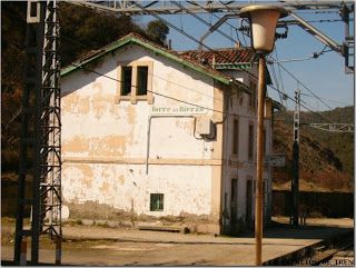 Imagen de la estación de Torre que se recuperará para hacer en ella el esperado centro de interpretación. 