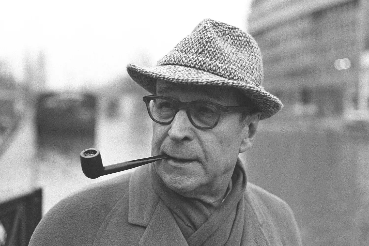 Georges Simenon.