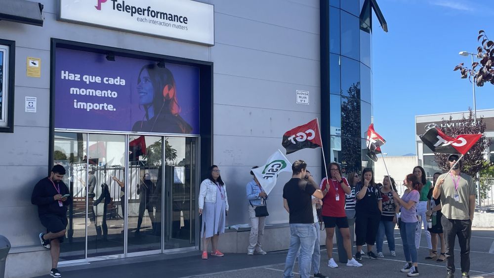 Imagen de una de las protestas de los trabajadores en la sede de la empresa en Ponferrada. | Javier Fernández