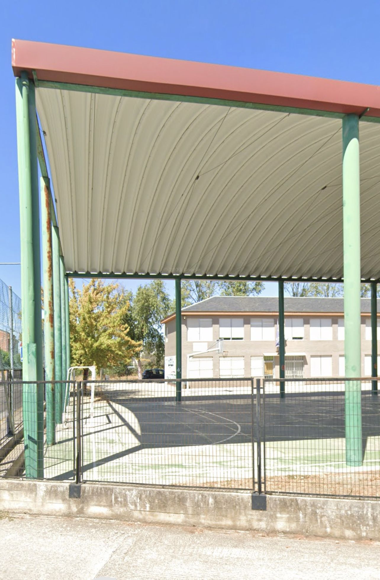 El Colegio Compostilla amanecía con -3 grados en Ponferrada y la calefacción apagada. 