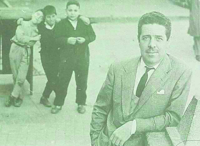 Un joven Luis García Berlanga en sus años de formación en la Escuela de Cine. | BERLANGA FILM MUSEUM