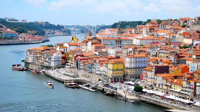 La espectacular Porto desde el puente de Dom Luis. | RITITA NEVES