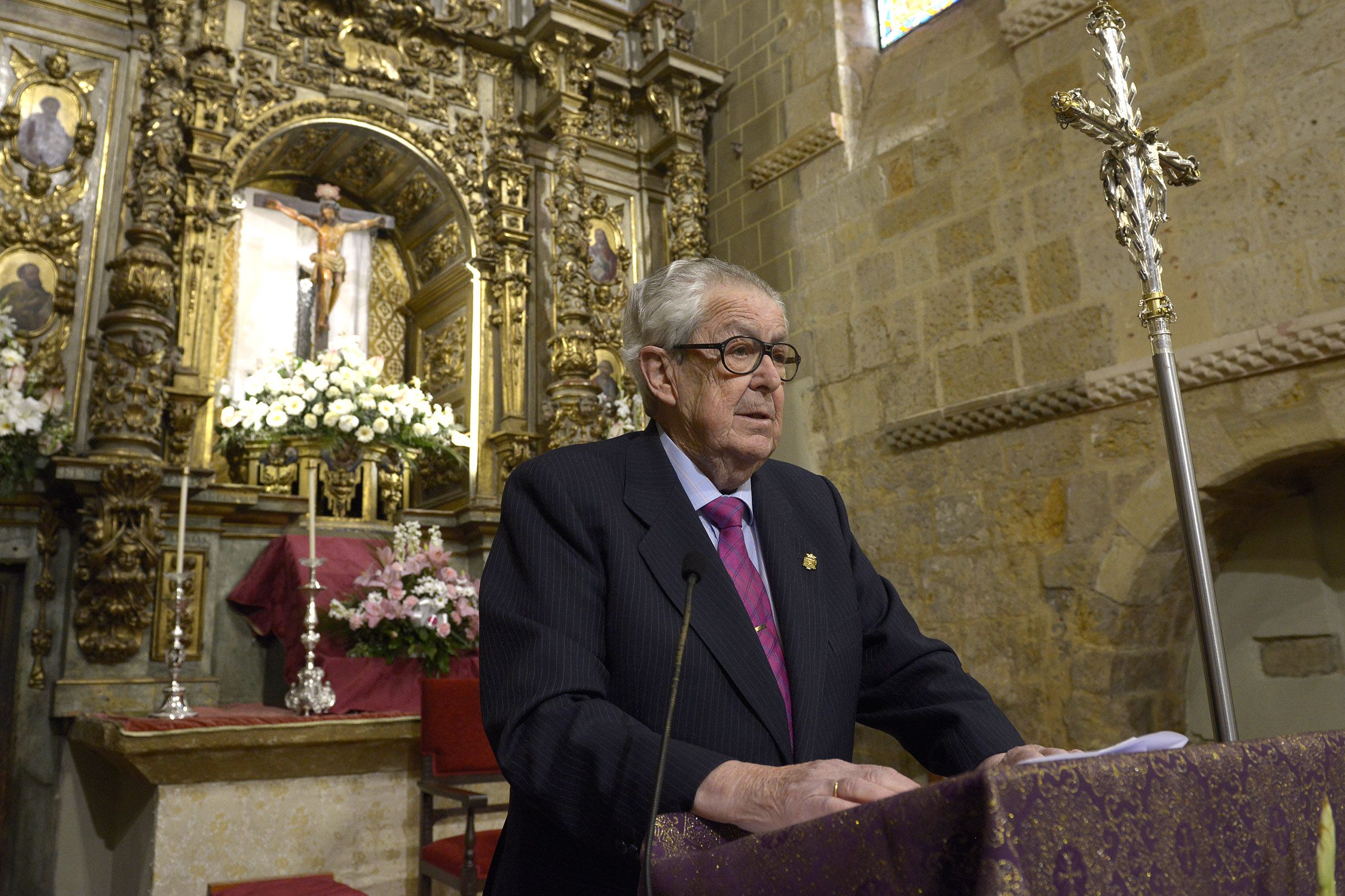 Eduardo de Paz, fundador de la Cofradía de las Siete Palabras de León, ha fallecido este domingo. | MAURICIO PEÑA