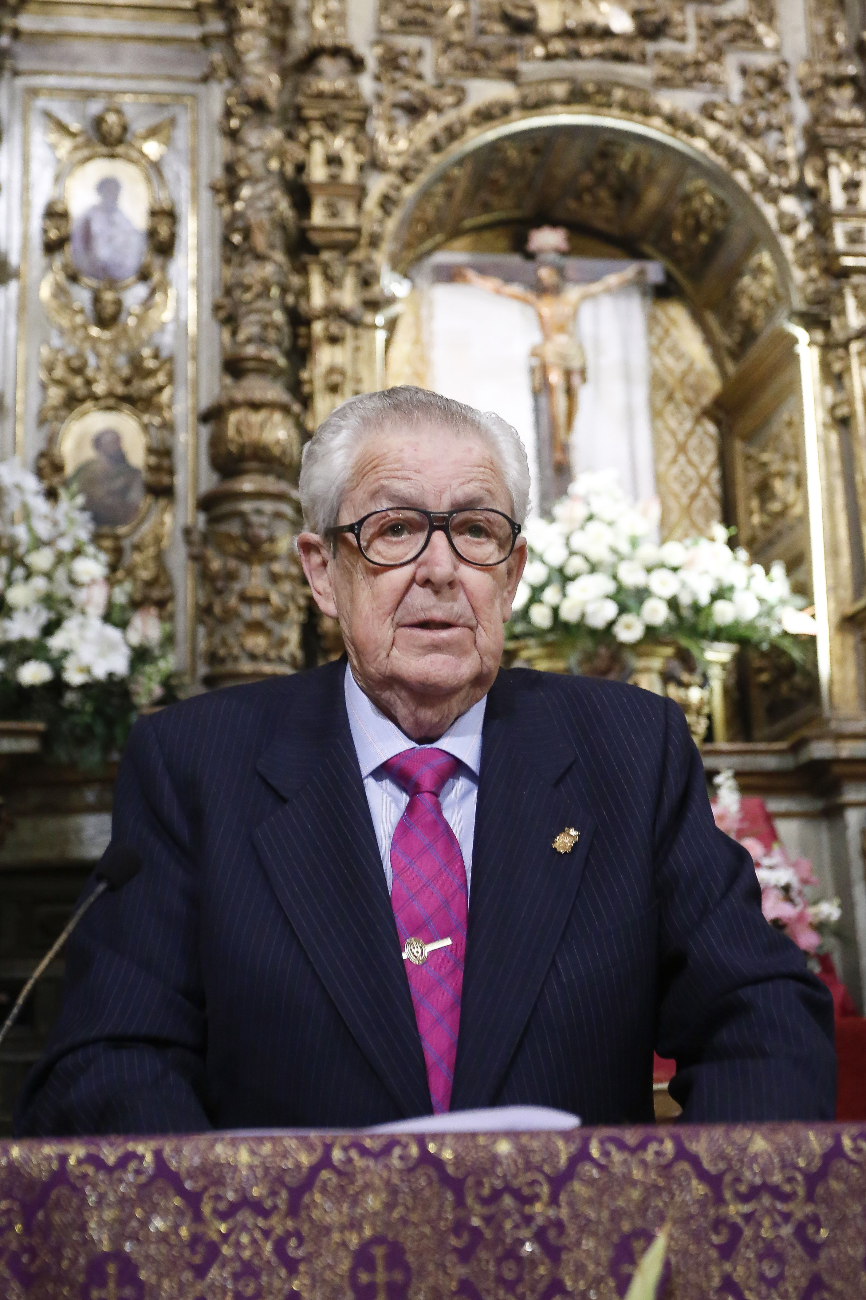 Eduardo de Paz, en una imagen de 2019, cuando recogió el premio Personaje Singular de la Semana Santa de León. | CAMPILLO (ICAL)