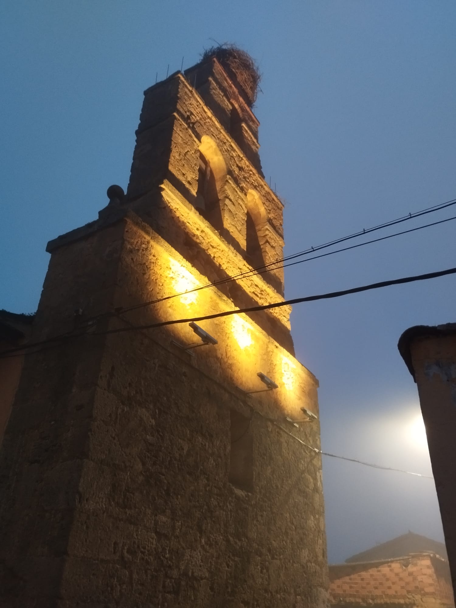 Iluminación de la iglesia de Valdefresno | L.N.C.