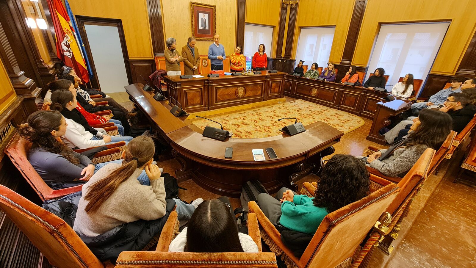 Un momento de la recepción institucional. | L.N.C.