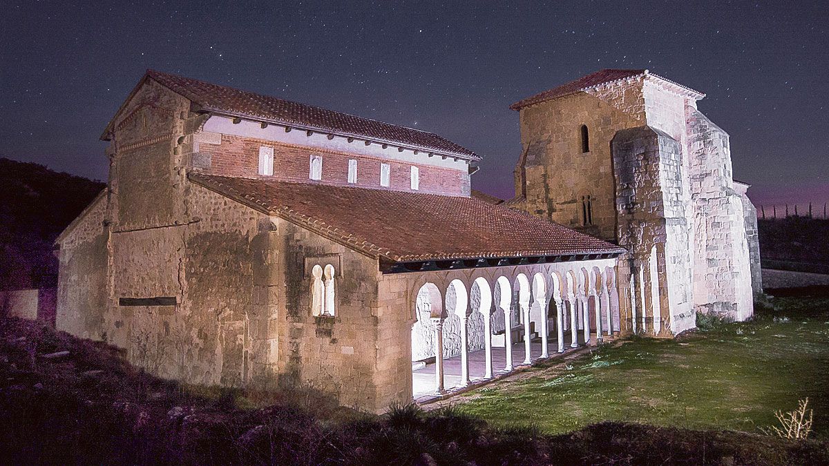 Una imagen de San Miguel de Escalada. | CARLOS ESPEJO