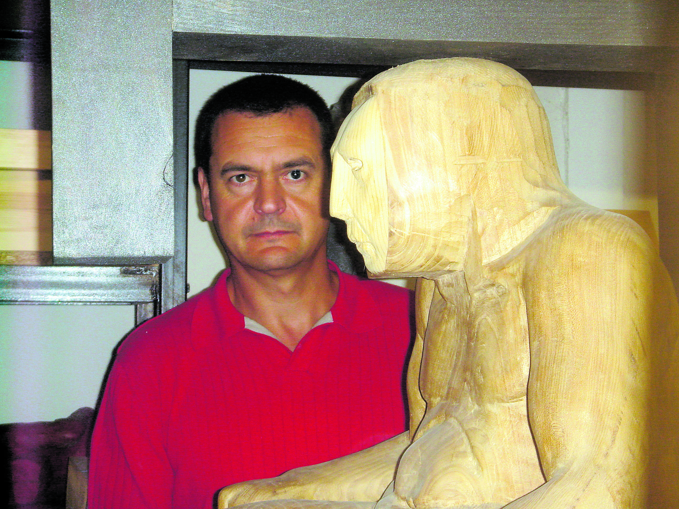 El escultor Amancio González. | GREGORIO FERNÁNDEZ CASTAÑÓN