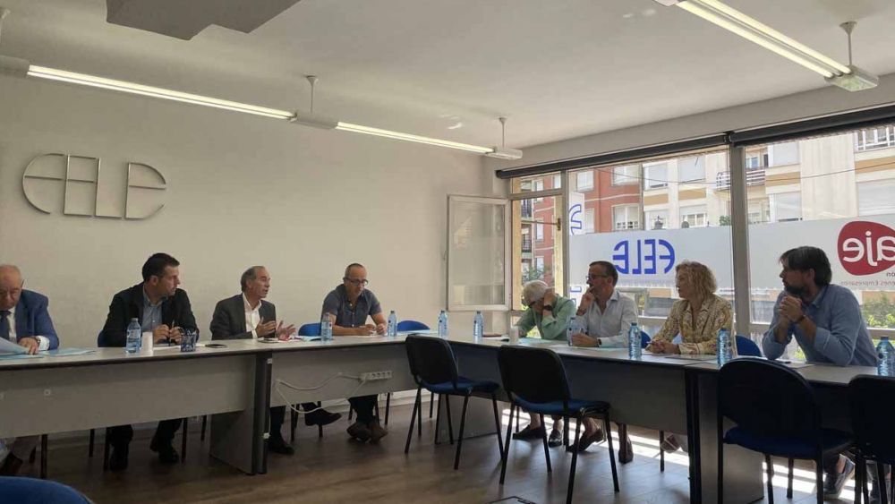 Imagen de archivo de una reunión en las instalaciones de Fele Bierzo.