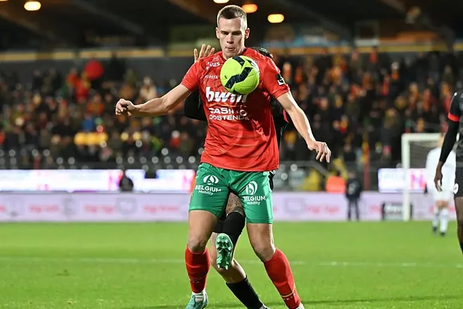 Durdov, en un encuentro con el Oostende. | MIRANDÉS