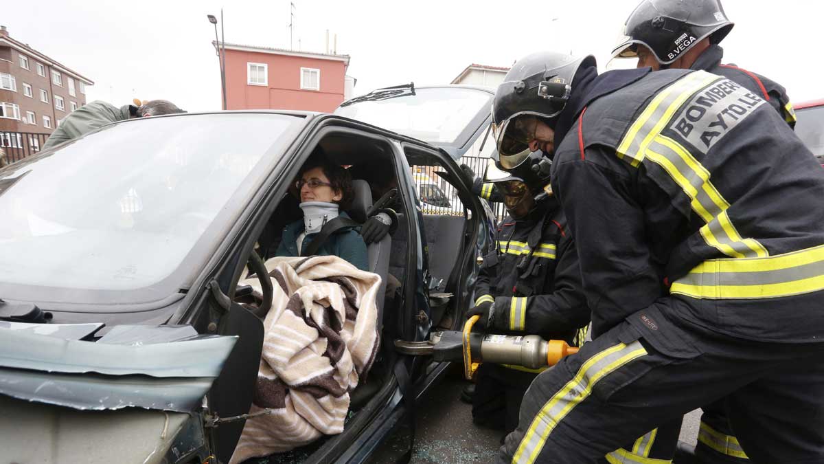 Las instalaciones del Hospital San Juan de Dios de León acogieron un simulacro de accidente de tráfico. | ICAL