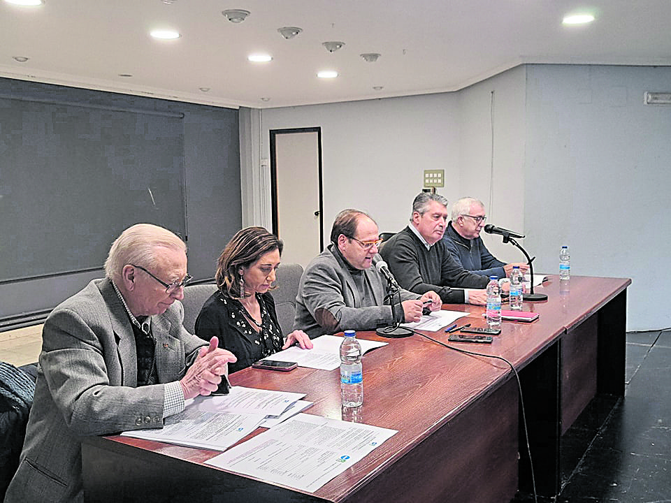 La asamblea tuvo lugar en el Centro Cultural de las Tierras Bañezanas. | L.N.C.