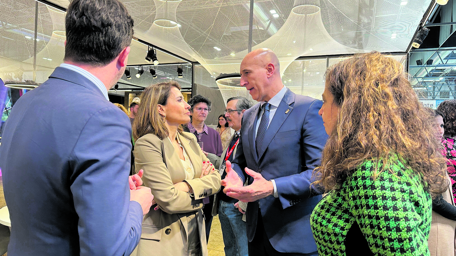 La presidenta de Paradores, Raquel Sánchez, con el alcalde de León. | L.N.C.