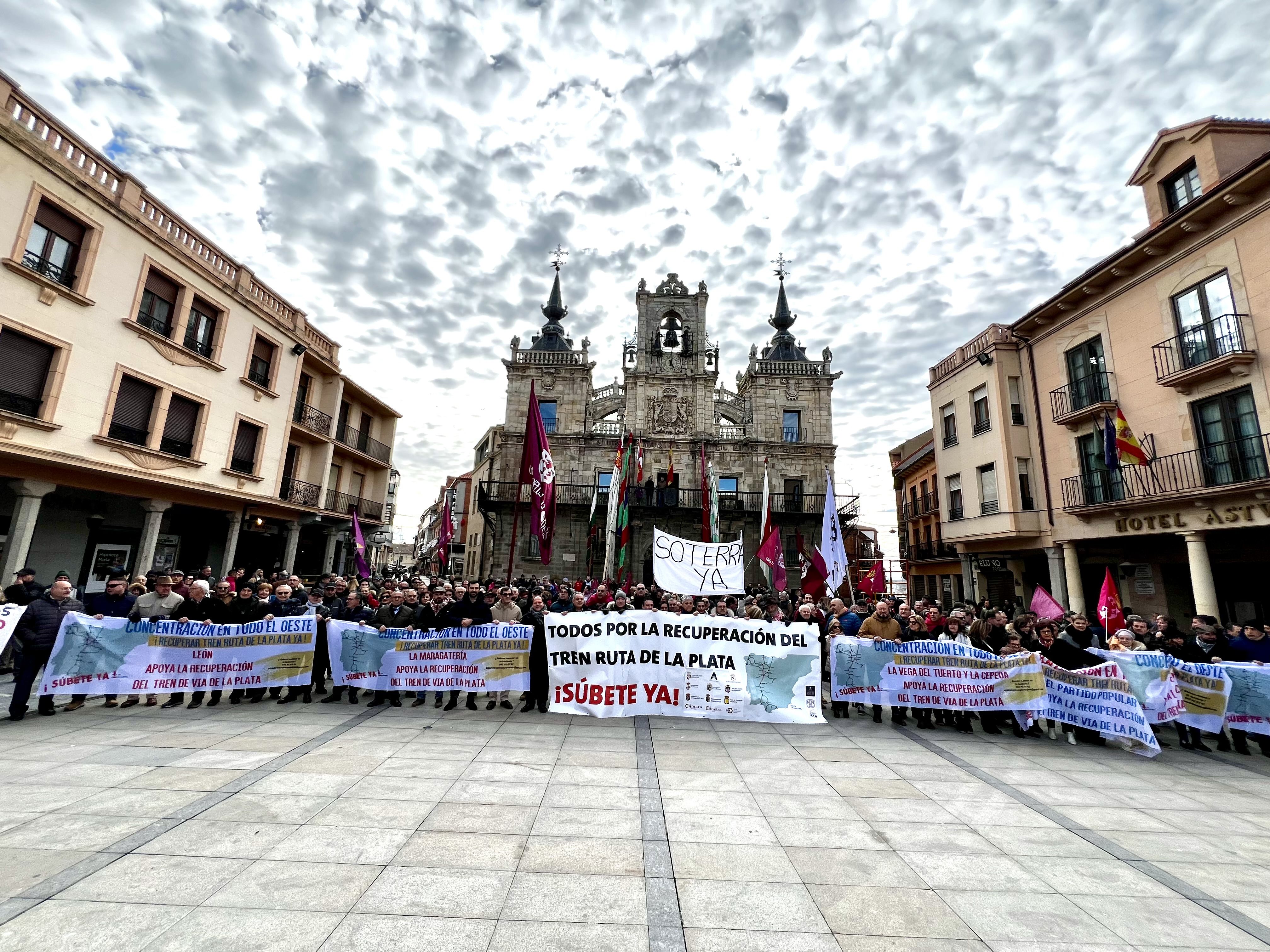 Concentración celebrada en Astorga el pasado 21 de enero. | CAMPILLO (ICAL)