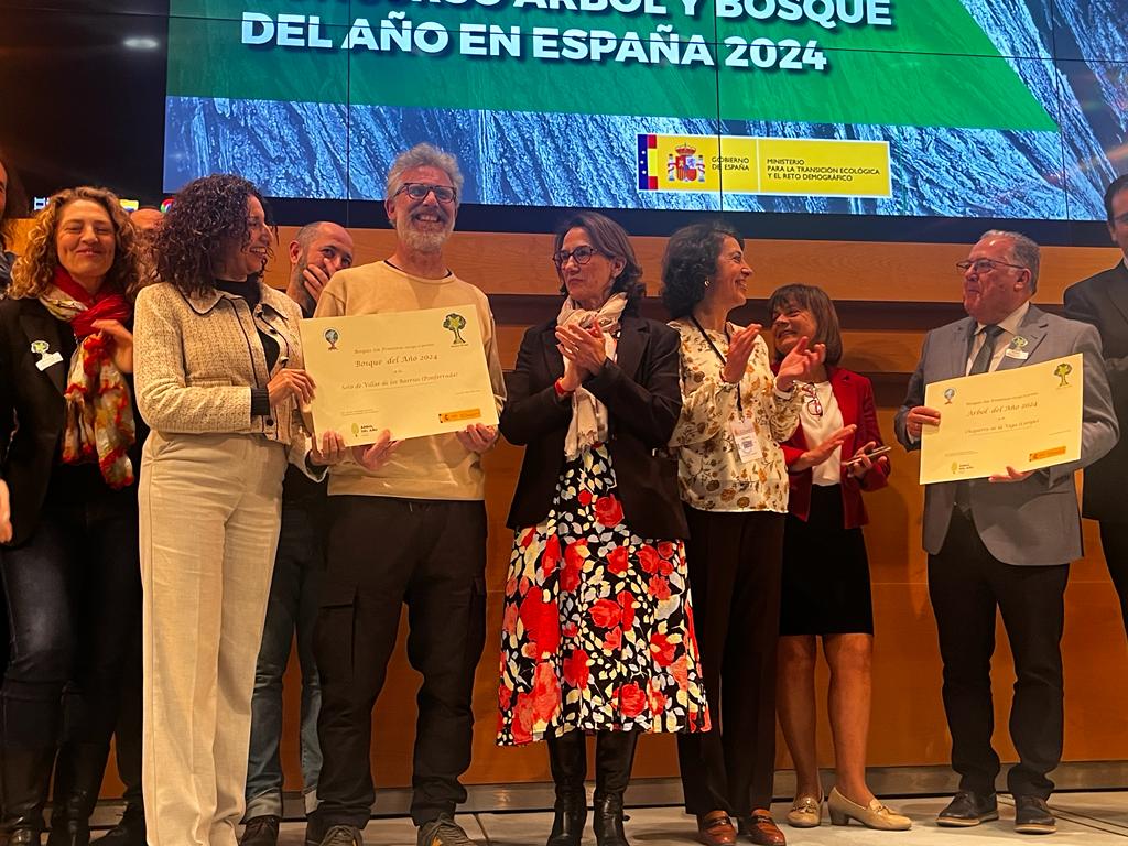 Un momento de la entrega del premio. | BIERZO VIVO