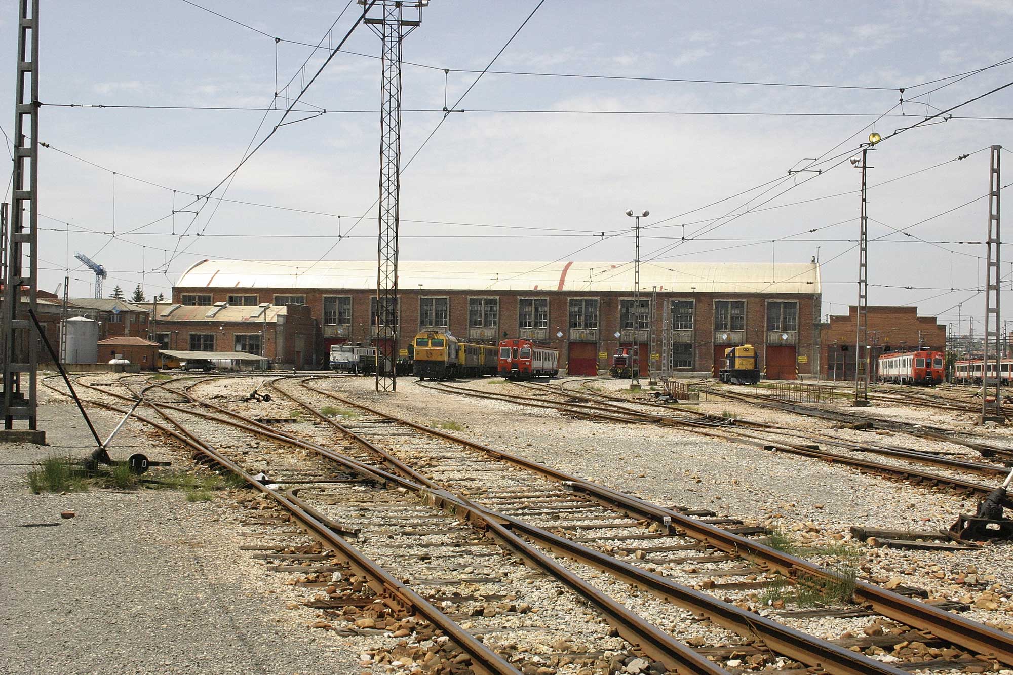 Talleres de material motor que Renfe tiene en el barrio de La Sal, en el municipio de San Andrés del Rabanedo. | L.N.C.